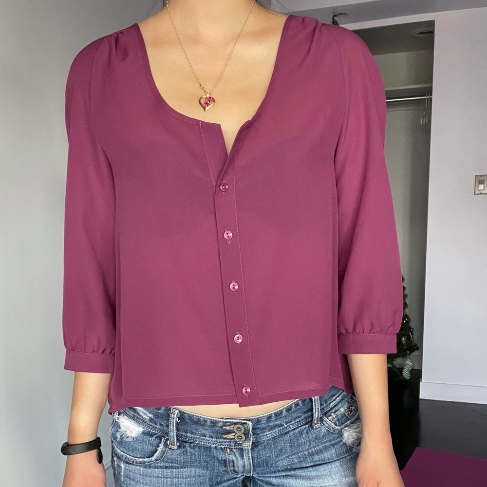 Purple blouse w/floral lace back detail & cutout